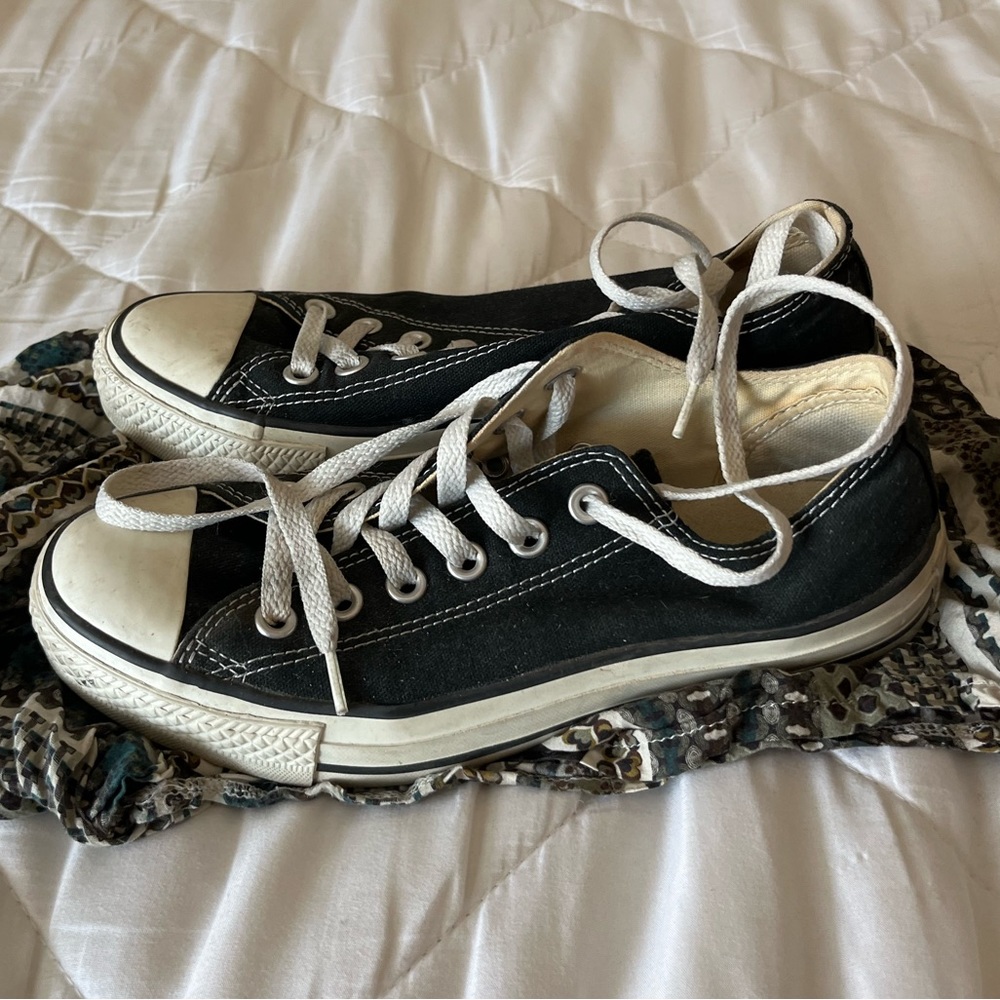 Black converse